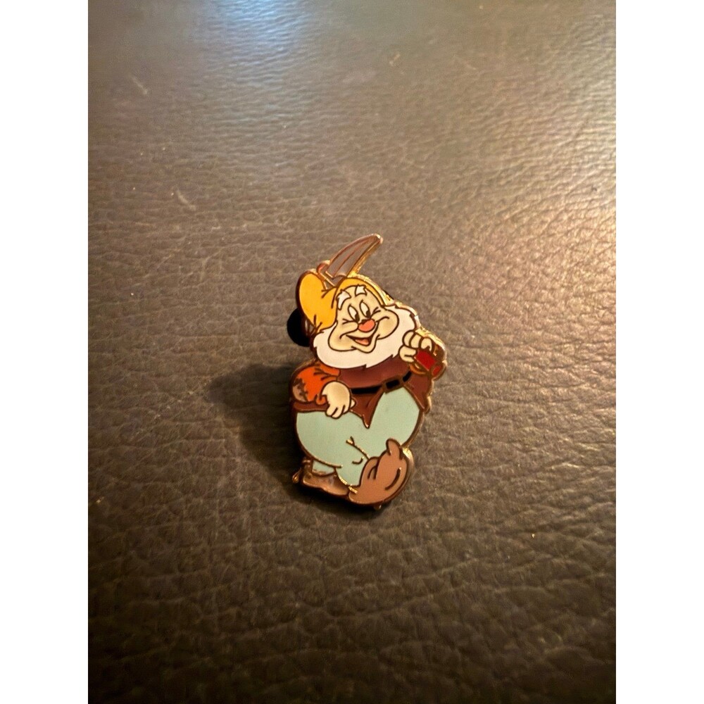 Disney Snow White pin - Happy Dwarf
